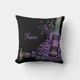 虹のノートが付いているパーソナライズな紫色のギター クッション