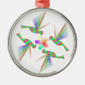 虹のハミングバキスをするーズの花 メタルオーナメント (正面)