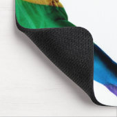 虹のハートとして絵を描かれる手 マウスパッド (コーナー)