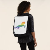 虹のユニコーンのlgbt バックパック (着用)