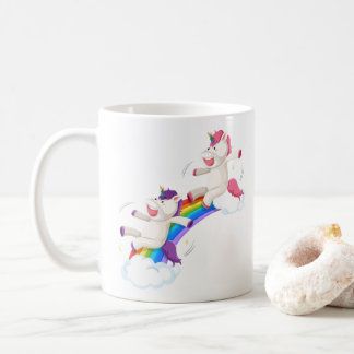 虹の下で滑る2つのユニコーン コーヒーマグカップ