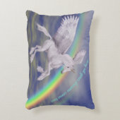 虹の夢の上のユニコーン感動的 アクセントクッション (正面(垂直))