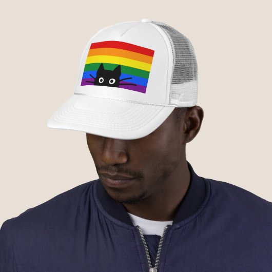 虹の旗を持つ奇妙な覗き込み黒猫 キャップ (インサイチュ)