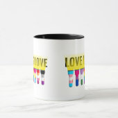 虹の旗プライド懐中電灯Aライトを輝く：愛 マグカップ (中央)