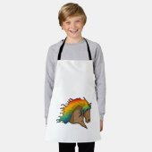 虹の毛の馬 エプロン (着用した状態)