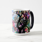 虹の水色の空、黒いシルエットの木 モーフィングマグカップ (正面右)