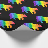 虹の洗浄は黒い覆いに関係します ラッピングペーパー (角)