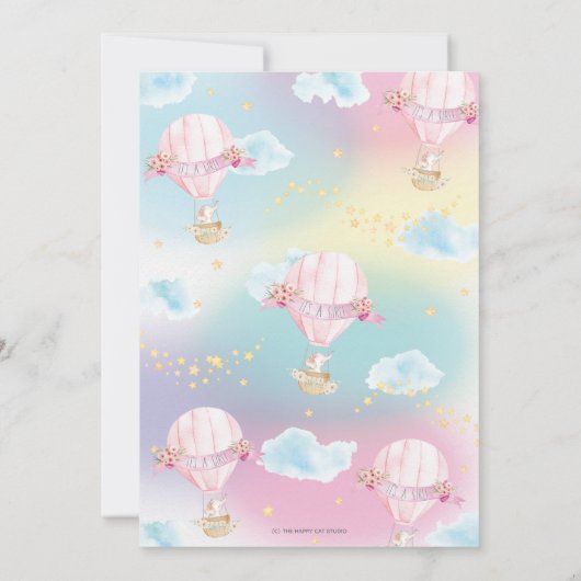 虹の熱気の気球の女の赤ちゃんのシャワー象 招待状 (裏面)