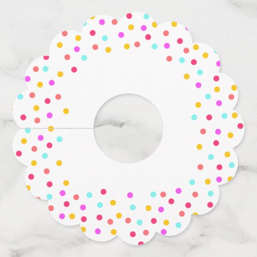 虹の紙吹雪の明るく、多彩なパーティーの点 ワイングラスタグ (正面)