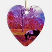 虹の色のフィールドにポニー セラミックオーナメント (右)