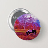 虹の色のフィールドにポニー 缶バッジ (正面&裏面)