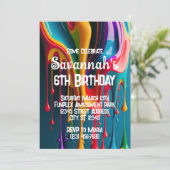 虹の色のペイントがカラフルな誕生日パーティーを彩る 招待状 (スタンド正面)