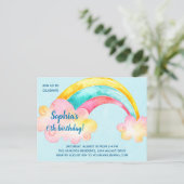 虹の誕生カラフル日パーティーの招待 ポストカード (スタンド正面)