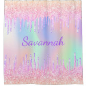 虹の輝きがピンクのモノグラムを滴らせる シャワーカーテン (正面)