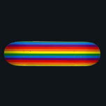虹はゲイプライド黒いLGBTサポートで縞で飾ります スケートボード<br><div class="desc">あなたのプライドを自慢して見せますか、またはこのクールな虹のプライドのスケートボードと支えて下さい! 文字かスローガンを加えたいと思って下さいか。 カスタマイズをクリックによって完全なカスタム化区域にそれボタン得て下さい。</div>