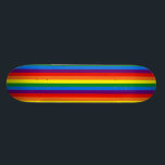 虹はゲイプライド黒いLGBTサポートで縞で飾ります スケートボード<br><div class="desc">あなたのプライドを自慢して見せますか、またはこのクールな虹のプライドのスケートボードと支えて下さい! 文字かスローガンを加えたいと思って下さいか。 カスタマイズをクリックによって完全なカスタム化区域にそれボタン得て下さい。</div>