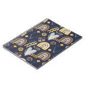 虹やハートを使った有機的な形の素朴なパターン。 ノートブック (左側)