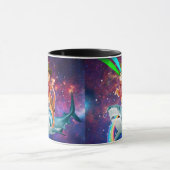 虹を吐くサメに乗る猫カウボーイ マグカップ (中央)