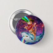 虹を吐くサメに乗る猫カウボーイ 缶バッジ (正面&裏面)