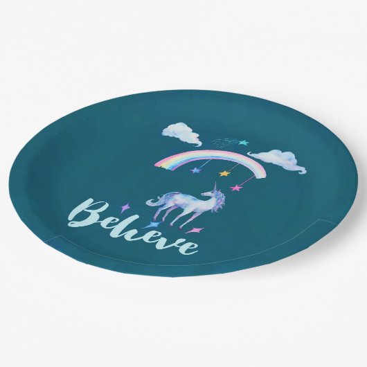 虹信じの下で水色のユニコーン ペーパープレート (アングル)