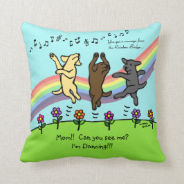 虹橋の幸せな踊りのラブラドールのトリオ クッション