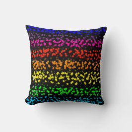 虹色のストライプドットを持つ水平方向のピクセル クッション