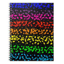 虹色のストライプドットを持つ水平方向のピクセル ノートブック