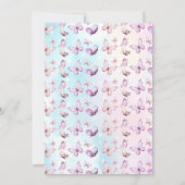 虹色のピンクとパープルの蝶の女の子 1歳の誕生日 招待状 (裏面)