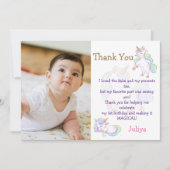 虹色のユニコーン 赤ちゃん女の子の誕生日写真 サンキューカード (正面)