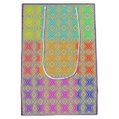 虹色の代替ダイヤモンドパターンの色 ミディアムペーパーバッグ (裏面)