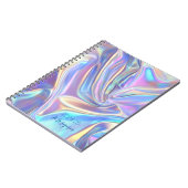 虹色の光沢のあるメタリック生地の日付、スクリプト名 ノートブック (左側)