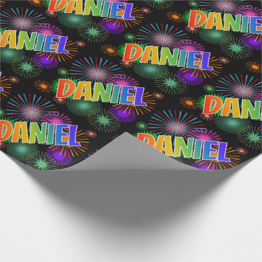 虹色の名前「DANIEL」+ 花火 ラッピングペーパー (角)