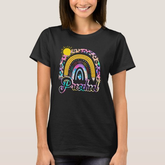 虹色の子供たちとチーム就学前学童グループの新学期 T Tシャツ (正面)