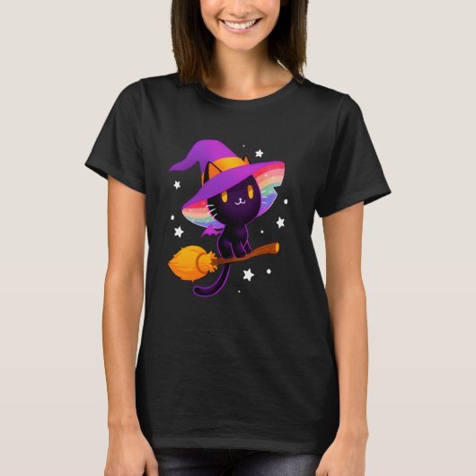 虹色の帽子と魔法の箒を持つ魔女の黒猫 L Tシャツ (正面)