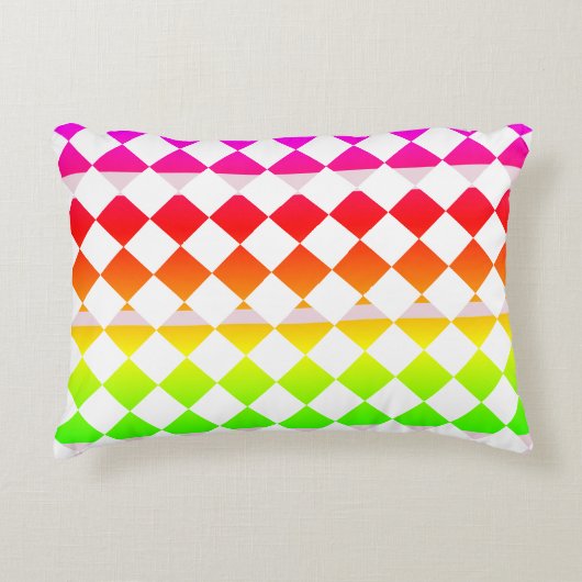 虹色の白いダイヤモンドパターンのアクセント枕 アクセントクッション (正面)