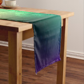 虹色のmardi gras背景とビーズ ロングテーブルランナー (インサイチュ)