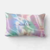 虹色デザイン、紫のスクリプト名のパーソナライズ ランバークッション (裏面)