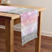 虹色モダンとシルバーのグリッターストロークストライプ ミディアムテーブルランナー (インサイチュ)