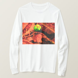 蚊の探険家 Tシャツ
