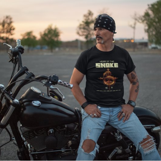 蛇の年2025蛇年カール黄金の蛇 Tシャツ