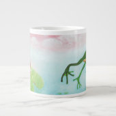 蛙が池に飛び込むイラストレーション ジャンボコーヒーマグカップ (正面)
