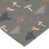 蛾の蝶のパターン ショートテーブルランナー (コーナー)