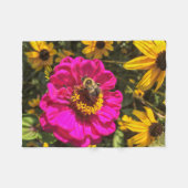 蜂が付いている鮮やかな花 フリースブランケット (正面(横))