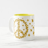 蜂にチャンスのマグを与えて下さい ツートーンマグカップ (正面左)