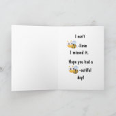 蜂のケーキおよび気球との遅れて誕生日 カード (内部)