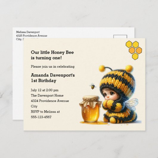 蜂の巣姿のかわいい女の子誕生日 インビテーションポストカード (正面/裏面)