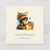 蜂の巣姿のかわいい女の子 スクエア名刺 (正面)