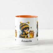 蜂の巣姿のかわいい女の子 マグカップ (中央)