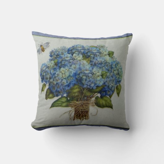 蜂を持つ美しく青いアジサイ クッション (正面)