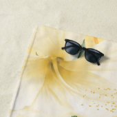 蜂イエローハニカムカップルのモノグラム ビーチタオル (インサイチュ)